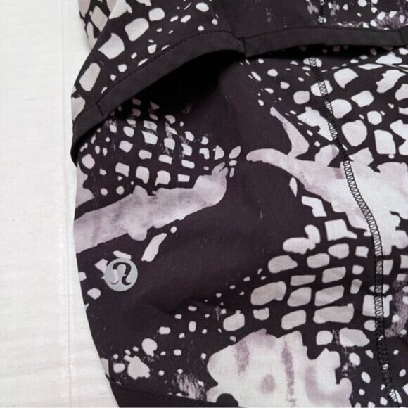 Lululemon *  Speed Shor EUC  Static Mist White Black / Black - Picture 4 of 8